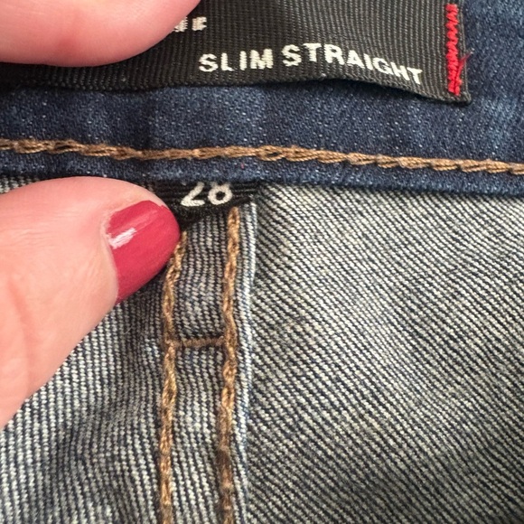 BDG Slim Straight Low Rise Dark Wash Jeans Size 28 EUC 0370 - Picture 9 of 10